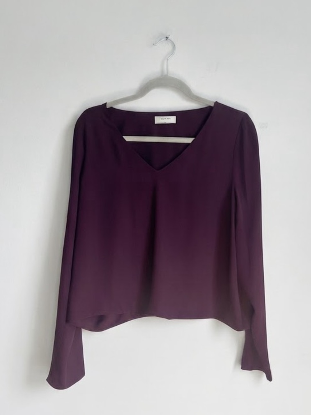 Babaton Aritzia Murphy Deep Plum V-Neck Long Sleeve Blouse Top Sz L